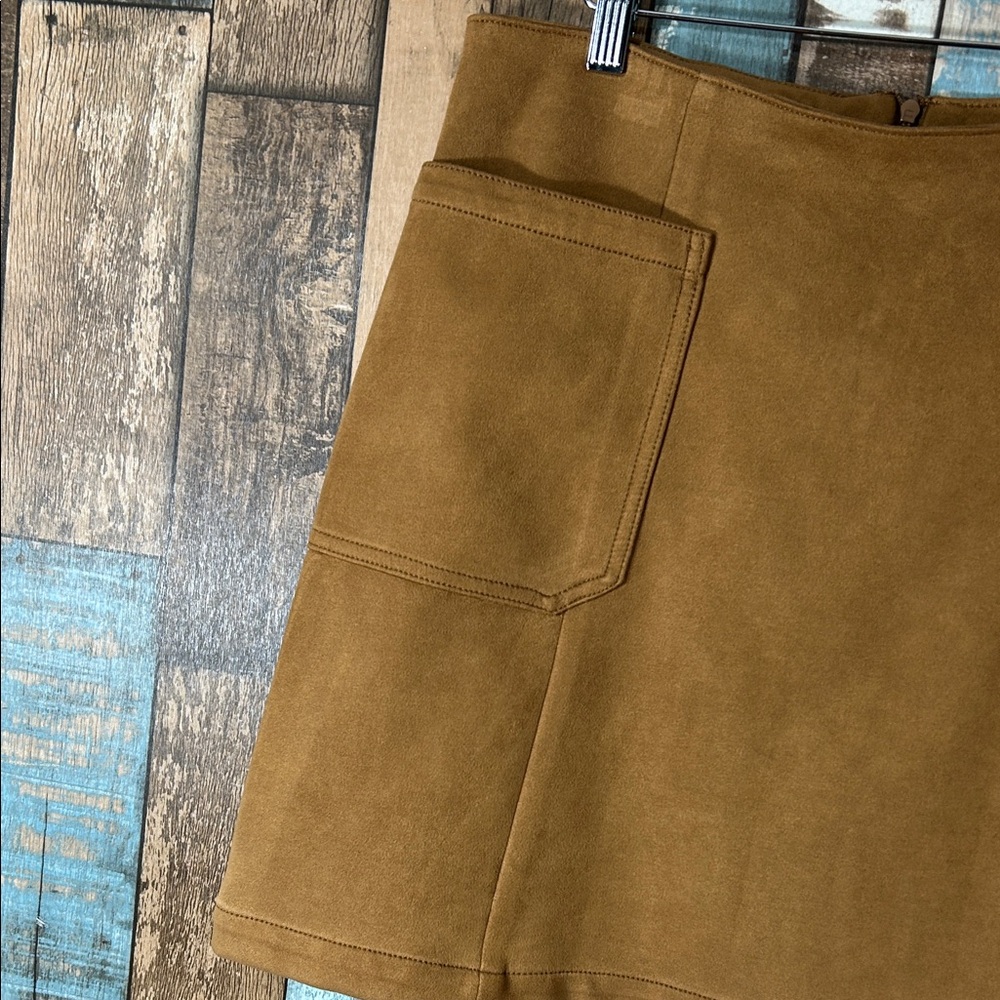 Stylish Tan suede Mini Skirt with Pockets - Picture 3 of 11